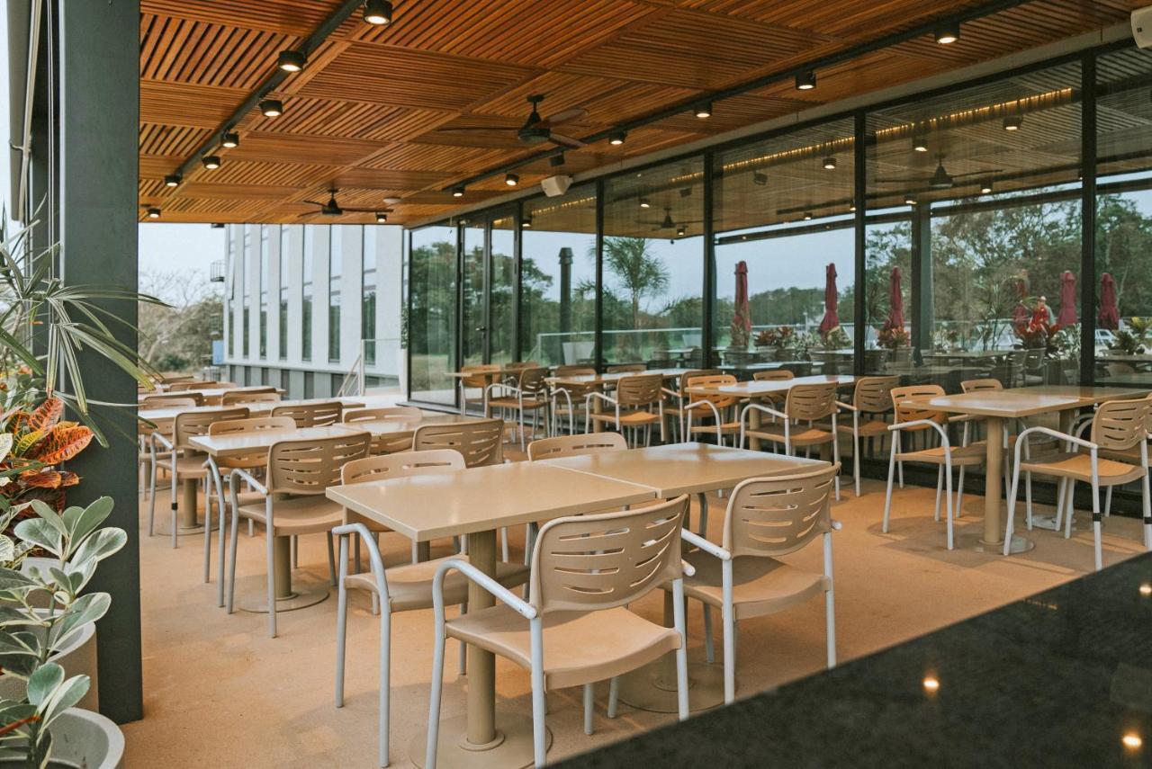 Howard Johnson Plaza La Ribera Resistencia Exterior foto